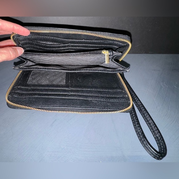 Steve Madden Logo Black Embossed Wristlet Wallet - Picture 5 of 9